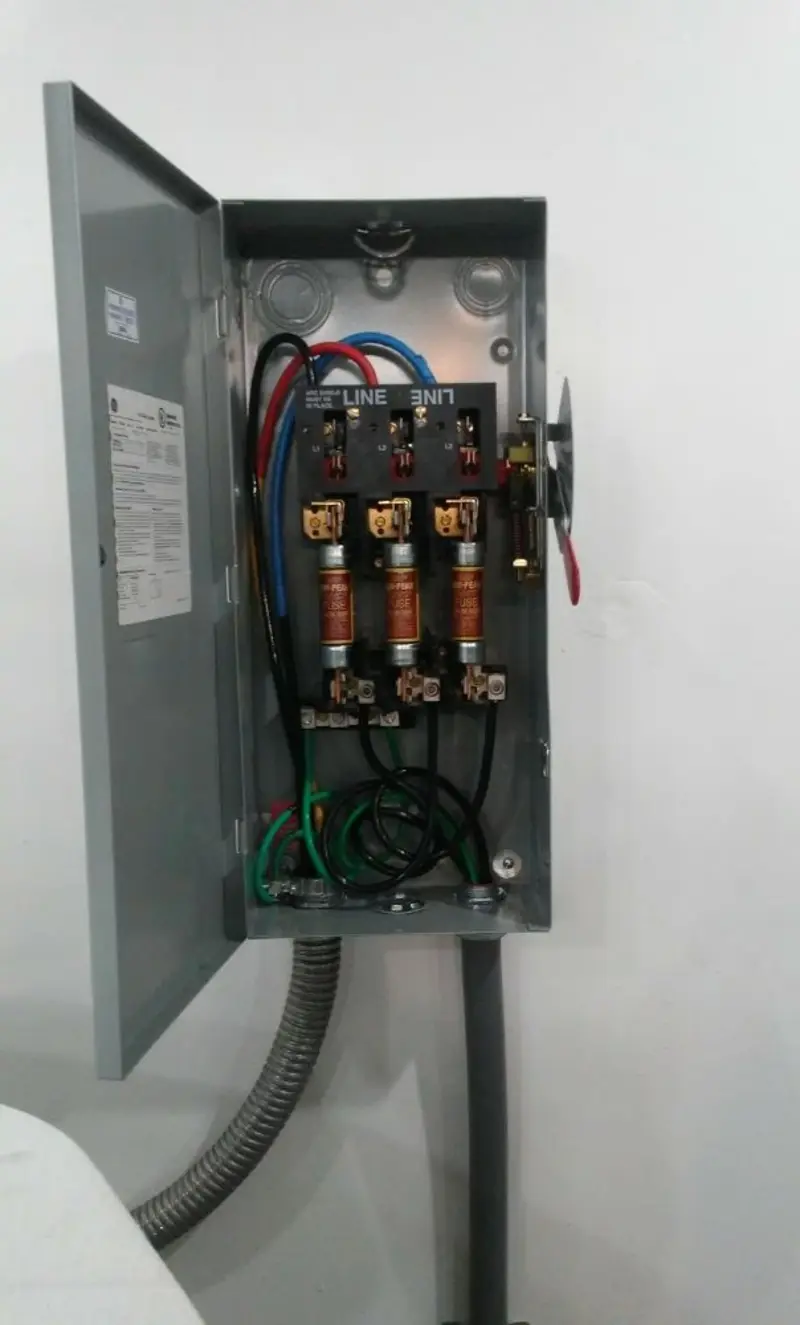 Three-phase disconnect switch installed for Electrical Wiring & Rewiring in Chicago Ridge